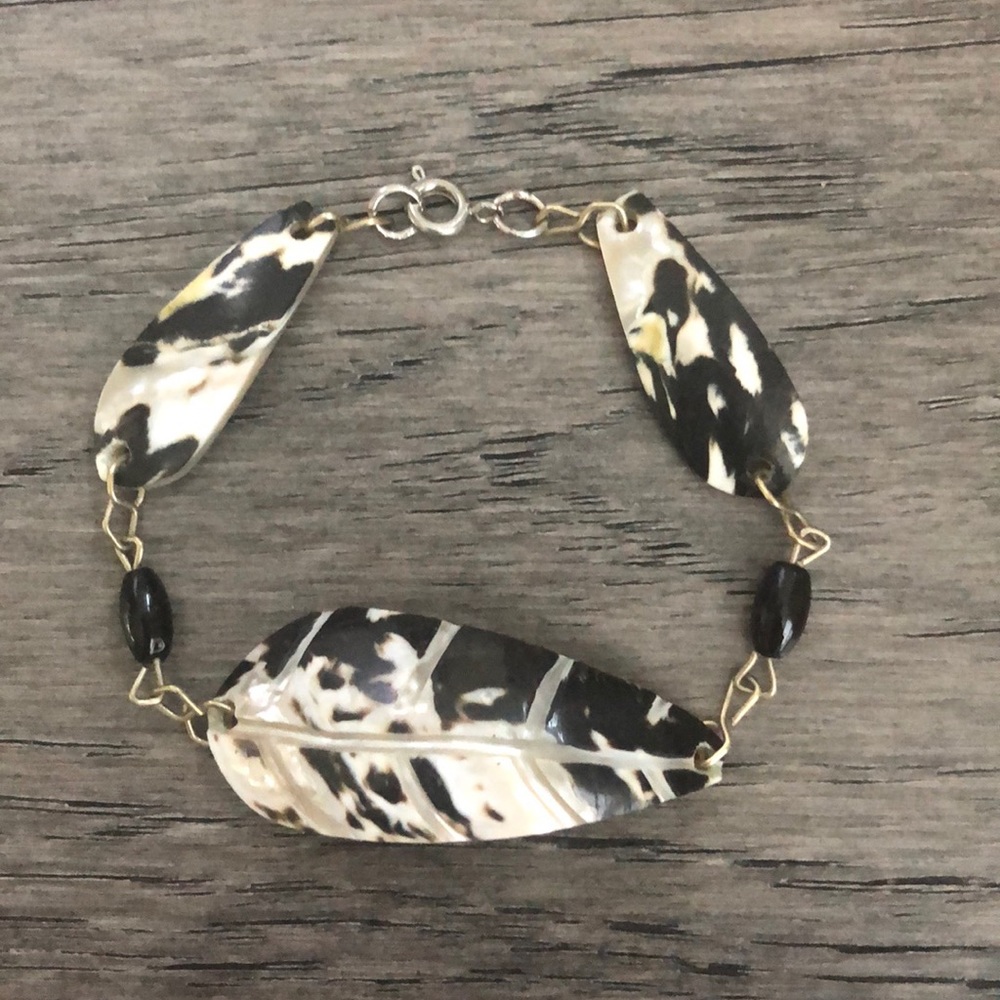 Boho natural seashell woman’s bracelet